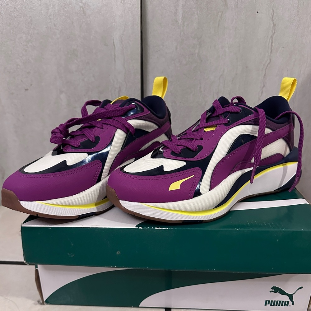 Brand new puma sneakers